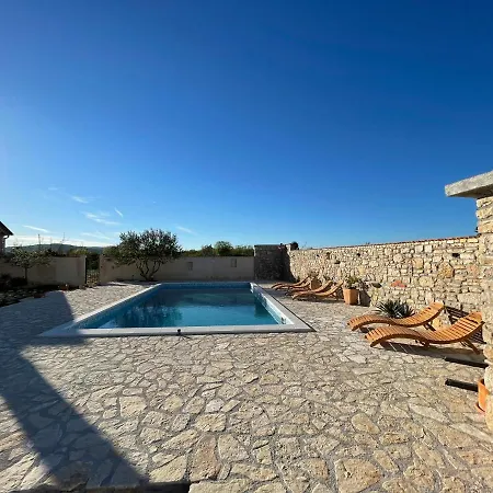 Guest house Maslina Saric Devrske